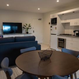 2x Studio Apartments in Islington each with AC, Bathroom, Kitchen, Laundry, Balcony and Wifi