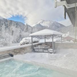 Wellness Apartment mit Sauna, Outdoor Whirlpool & Kamin