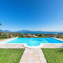 Villa Perla by Whale Homes