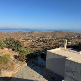Cycladic Serenity Sunset View Home, מלון בOtziás