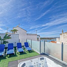 Villa Magnolia - Jacuzzi - WIFI - ALVOR - By BEDZY, Hotel in Alvor