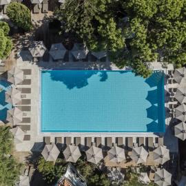 Contessa Hotel, hotel em Argasi