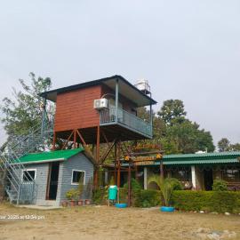 Woodpecker Homestay, hotel u gradu Kālādhūngi