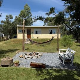 Casa en Punta Colorada con gran fondo y fogón, hotel a Punta Colorada