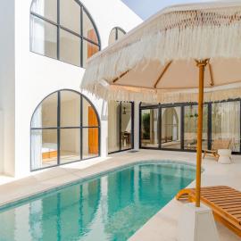 Amici - Indoor Living 3BR Family Pool Villa - Pererenan, hotel in Canggu