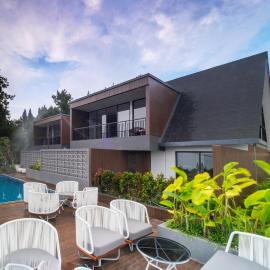 Northpine Cottages, מלון בTegalharendong