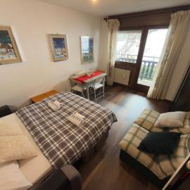 Neve 5 Apartment - Clotes Slope Access, hotel in Sauze d'Oulx