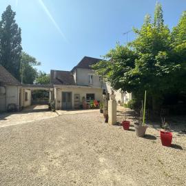 Auberge aux 1000 saveurs, מלון בMalay-le-Petit