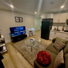 Cozy Apartment close to Moncton Airport, готель у місті Дьєпп