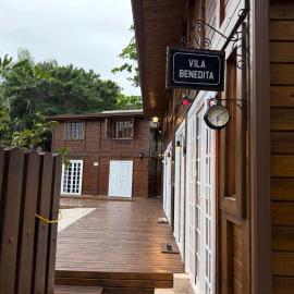 Viesnīca Vilarejo hospedagem - Espaço Vila Benedita pilsētā Iljadomēla