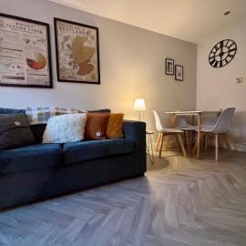 Cosy cottage in idyllic Speyside setting, hotel a Rothes