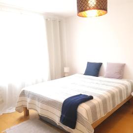 Chambre double privée, hotel en Martigny