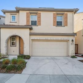 Modern family-friendly home, Napa, wine country, private backyard, fire pit