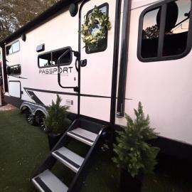 Cozy Camper 10 min From Rainbow Springs, Hotel in Dunnellon