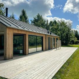 Modern And Idyllic Holiday Home With Forest Views, hotell i Frederiksværk