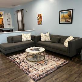 Charming home in heart of St Joseph 30 Plus days, hotel in Louisville