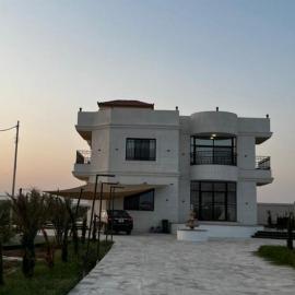 Rest Sea Chaliet & Farm، فندق في Edh Dhrā‘