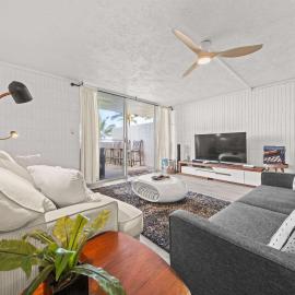 Beachfront Condo with Ocean View、Hauulaのホテル