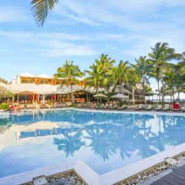 Le Peninsula Bay Beach Resort & Spa, Hotel in Blue Bay