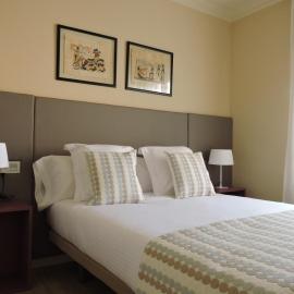 Apartament El Miracle، فندق في كاردونا