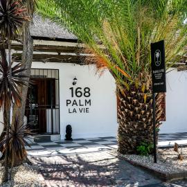 Palm La Vie, hotel di Worcester