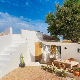 Casa Andorinha avec Rooftop, hotel i Sobradinho