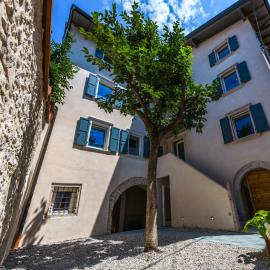 Casa Kaki - Eco friendly Apartments with Parking & Private Courtyard