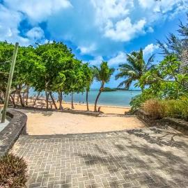 Azuri Ocean & Golf Village - Serviced Three Bedroom Apartment with Private Garden, Beach & Pool Access