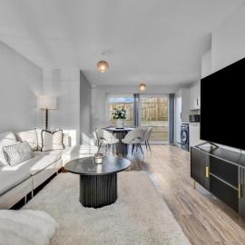 Lovely 2-Bed House with parking