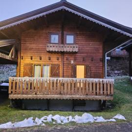 Chalet du Bief , Morillon 4-6 pers、モリヨンのホテル