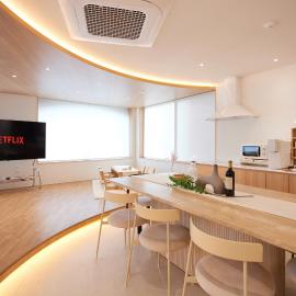 하나여름 One Summer Stay, hotel i Millak-tong