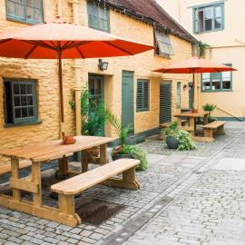 The Dolphin Hotel, hotel Wincantonban