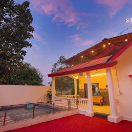 Redridge Villa I Staymist, hotel a Dhamni