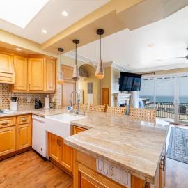 Ocean View Penthouse 2 Bdrm 2 Bath w garage 2 Blocks to sand