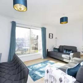 Bright 3 Bed Apt overlooking the Clyde SEC & Hydro
