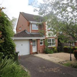 Great Parking and Spacious 3 Bedroom Home Andover, Hotel in Andover