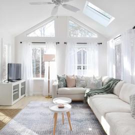 Spacious Home by Beach Dog Welcome, hotel v destinaci Brewster