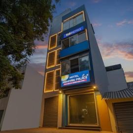 Hotel Nidhivan Palace