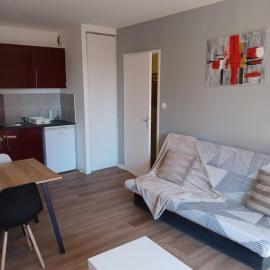 Appartement cosy wifi et piscine au porte de Rodez, hotel em Onet le Château