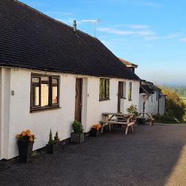 Little Park Holiday Homes Self Catering Cottages 1 & 2 bedrooms available close to Tutbury Castle