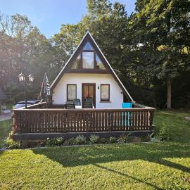 Ferienhäusschen im Mühlengrund an der Orla, hotell sihtkohas Neunhofen
