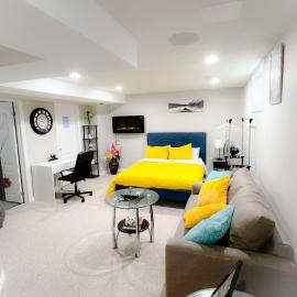 Amazing cozy fully private studio, hotelli kohteessa London