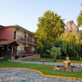 Viesnīca Spanias Hotel pilsētā Kalambaka