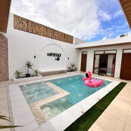 Miyego villa a modern private villa with Pool near Philippine Arena