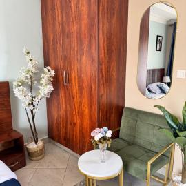 Monas Cozy Nest