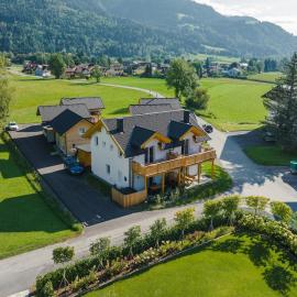 3BR Alpine Retreat with free private wellness, хотел в Кьотшах
