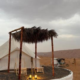 Royal desert camp, מלון בAl Raka