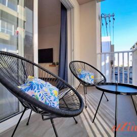 Balcony Apartment in Charming Malta Village, Hotel in Għaxaq