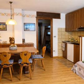 Casa a Penia-Alba a 2 minuti da impianti funivia โรงแรมในเปเนีย
