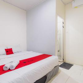 RedDoorz @ Balaraja Centre Plaza: Tangerang şehrinde bir otel
